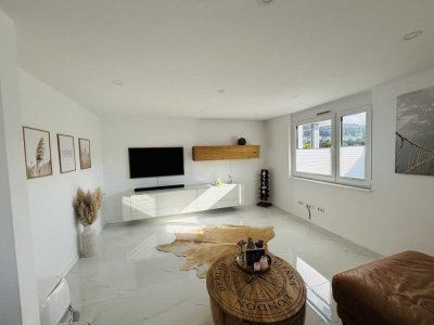Traumhafte 3-Zimmer-Wohnung mit exklusiver Ausstattung und Blick ins Grüne