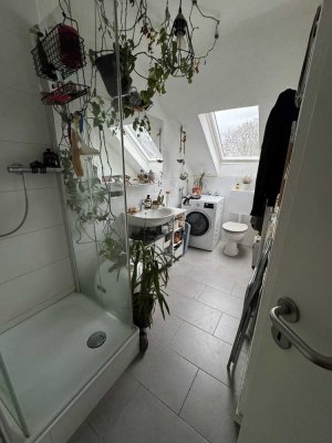 schöne 2-Zimmer-DG-Wohnung