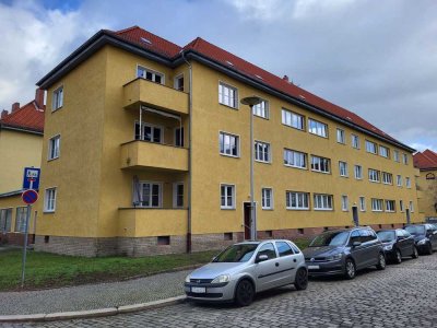 2 Zi Wohlfühlwohnung –  Tageslichtbad mit Wanne