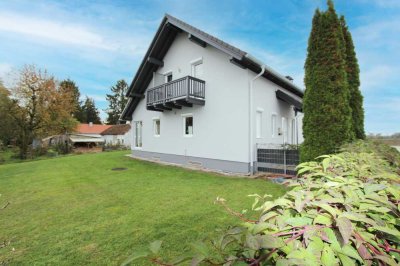 Einfamilienhaus mit großzügigem Garten + 1.350,- €/Monat Einnahmen für ELW und Photovoltaik!