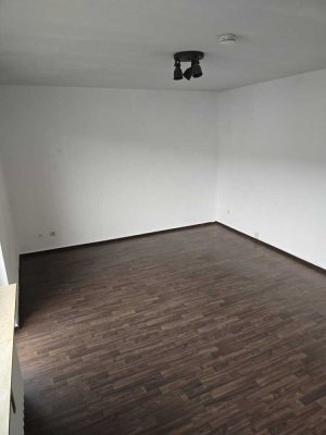 1-Zimmer-Wohnung mit Balkon und Keller in Köln-Riehl