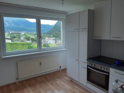 Imst, Auf Arzill: 32m² - Nette Kleinwohnung mit Wohn-Küche und Wohn-/Schlaufraum und Westbalkon