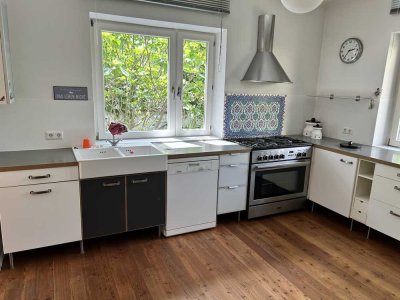 Großzügiges und helles Haus mit Charme und Charakter in naturnaher Lage
