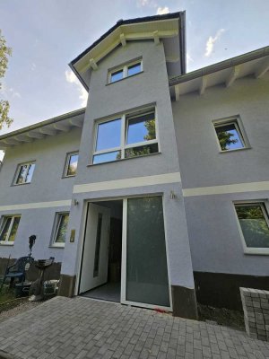 Stilvolle 2-Zimmer-Wohnung mit Balkon in Fredersdorf-Vogelsdorf, KFW 55 EE