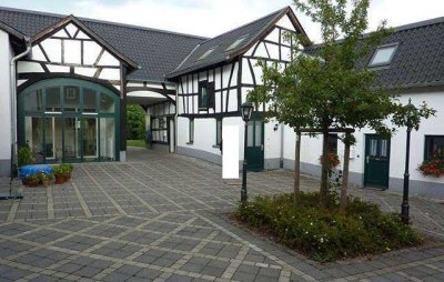 Bad Godesberg, wohnen in historischem Ambiente 2 Fußminuten vom Rhein, 3 Zimmer Maisonettenwohnung