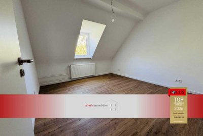 Parkinsel: Kernsanierte 2-Zimmer-Dachgeschosswohnung in gepflegtem Mehrfamilienhaus