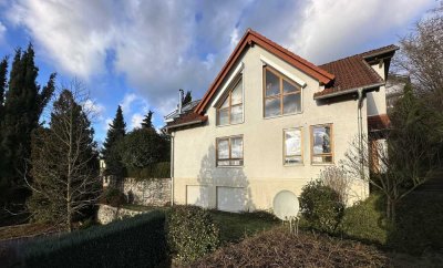 VON PRIVAT: Großzügiges Einfamilienhaus in Schöneck