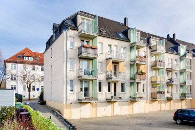 Sonnige 2-Zimmer-DG-Wohnung mit Süd-Balkon, Einbauküche + Stellplatz
