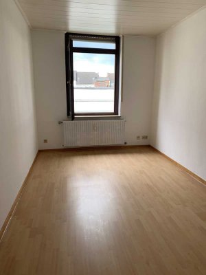 Attraktive 2-Zimmer Wohnung, in Krefeld Uerdingen nahe Rhein und Marktplatz