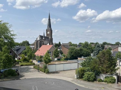 Charmante 3 Zi-ETW mit S-Balkon im 2. OG & TG-Stellplatz in Neuss-Furth