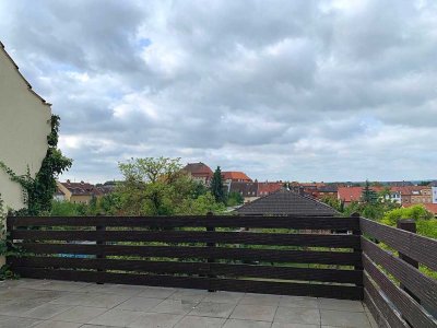 HELLE 3-ZIMMER WOHNUNG MIT GROßER TERRASSE UND BLICK ÜBER HELMSTEDT