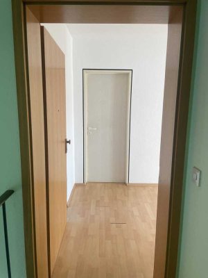 Dachgeschoss, 2 Zi., renovierungsbed. in Reichelsdorf
