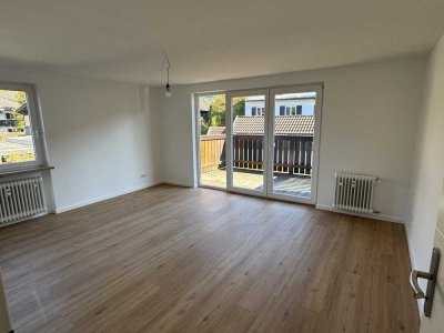 Klein aber Fein! Komplett renovierte 2 Zi.-Whg im 1. OG, mit sonn. SW-Balkon