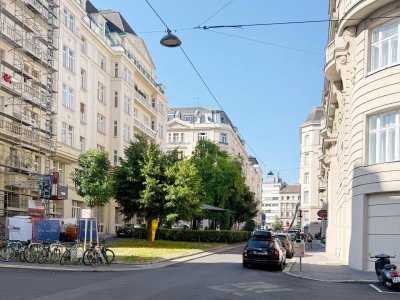 Erstbezug nach Sanierung – 4-Zimmer-Wohnung mit Balkon (134 m²)