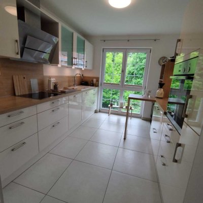 Wohnen am Eichwald - Exklusive 3 Zimmer Wohnung mit EBK, Lift, TG - barrierefrei!!