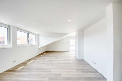Kernsanierte 3-Zimmer-Dachgeschosswohnung inkl. Einbauküche und Stellplatz