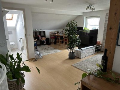 Großzügige 2,5-Zimmer-Wohnung mit Balkon in Karlsfeld