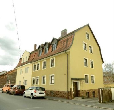 Möblierte, gepflegte 1,5-Zimmer-Dachstudio mit Einbauküche in Amberg