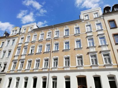 Hochwertig sanierte 3-Raum- Whng. mit Terrasse //Parkett und FBZ* EBK **WE01