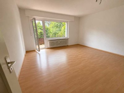 Schicke 3 Zimmer Wohnung in ruhiger ebener Lage