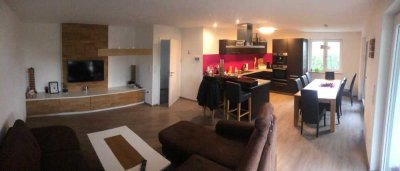 Exklusive, geräumige und neuwertige 3-Zimmer-EG-Wohnung mit Terrasse