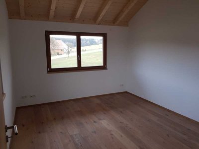 1490 € - 149 m² - 4.0 Zi.