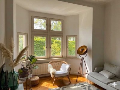 Wunderschöne Altbauwohnung im Vorderen Westen, nahe Bebelplatz. Direkt am Stadthallengarten.
