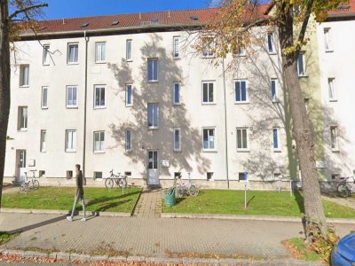 Ruhig wohnen in Jena-Nord: 2 Zimmer (46 m²) mit Einbauküche, EG