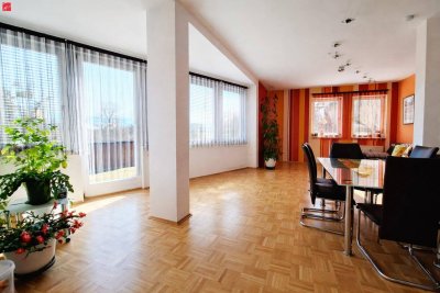 Lichtdurchflutete Familienwohnung mit Garten