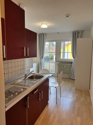 Helles, möbliertes 1-Zimmer-Apartment mit Balkon & Tiefgarage - nahe Uni Regensburg