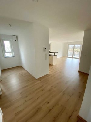 Gepflegte 3,5 Zimmer-Maisonette-Wohnung,Einbauküche,Balkon,Terrasse/Garten+Carport nähe SLK-Klinikum