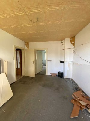 Selbst renovieren, Miete sparen! 2-Zimmer Wohnung in Möckern