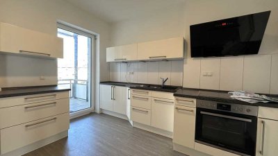 Zentrale Stadtwohnung mit Aufzug und Balkon