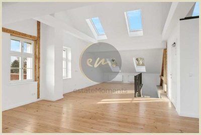 Neubau-Dachgeschoss-Maisonettewohnung in stilvollem Altbau (2 bis 4 Zimmer)