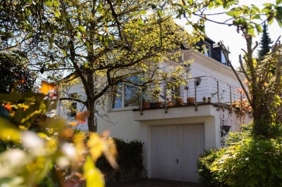 Herrschaftliches Einfamilienhaus in Blankenstein mit Gärten, Garagen und Terrassen!