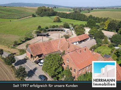 Idyllischer Pferdehof in malerischer Umgebung
