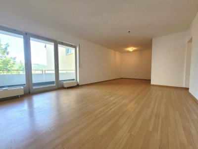 Attraktive 2,5-Zimmer-Wohnung mit Balkon in exklusiver Wohnanlage „Residenz Schönblick“