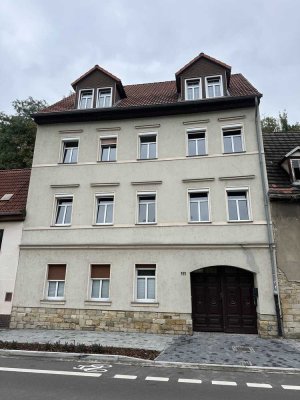 Helle 2,5-Zimmer Dachgeschosswohnung in Weißenfels