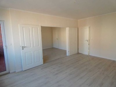 Hochwertig sanierte 4 Zimmer Wohnung in zentraler ruhiger Lage