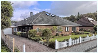 Sehr großzügiger Bungalow mit Einliegerwohnung und Ausbaureserve in beliebter ruhiger Wohnlage !
