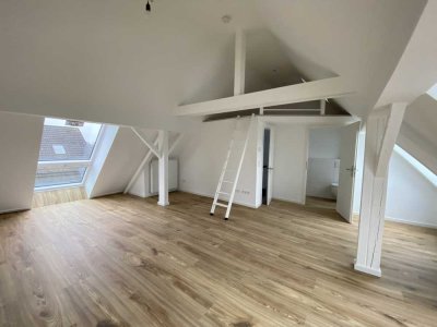 Niehl, Ruhiglage, Erstbezug, sanierter Altbau, individuelle Maisonette 2 Zi/80m², Wohnküche