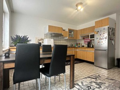 Gepflegte 2,5 Zi.-Whg. mit Balkon zum Innenhof als attraktive Kapitalanlage oder zur Selbstnutzung.