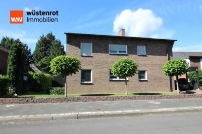 Top Lage!
Teilvermietetes, tolles freistehendes Zweifamilienhaus in Moers.