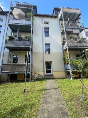 Zauberhafte und zentral gelegene 3-Raum-Wohnung mit Balkon  im Gründerzeitviertel Dessau-Nord