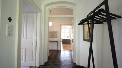 8600 Bruck an der Mur: Exklusive Villa mit schönem Garten und beheizbarem Pool! Wohnen und Büro unter einem Dach möglich!