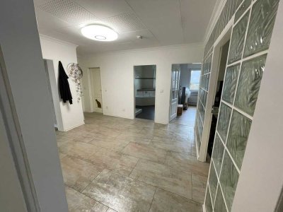 4 Zimmer-Wohnung * hell * modern * TOP Zustand