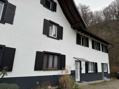 Zentrale und ruhige 3,5 Zimmer-Wohnung im grünen von Münstertal mit großer Terrasse