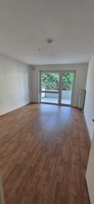 Ruhige 2-Zimmer Wohnung mit Balkon in zentraler Lage