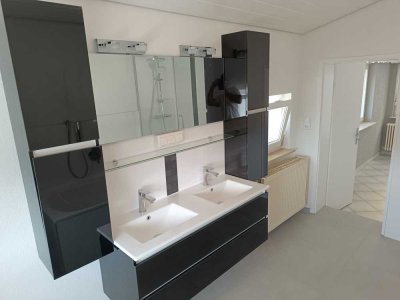 Stilvolle, vollständig renovierte 3,5-Zimmer-Terrassenwohnung mit Balkon und EBK in Bühlertal