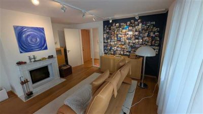 Stilvolle 3-Zimmer-Wohnung mit zwei Balkonen, Kamin, See- und Bergblick – in Tutzing